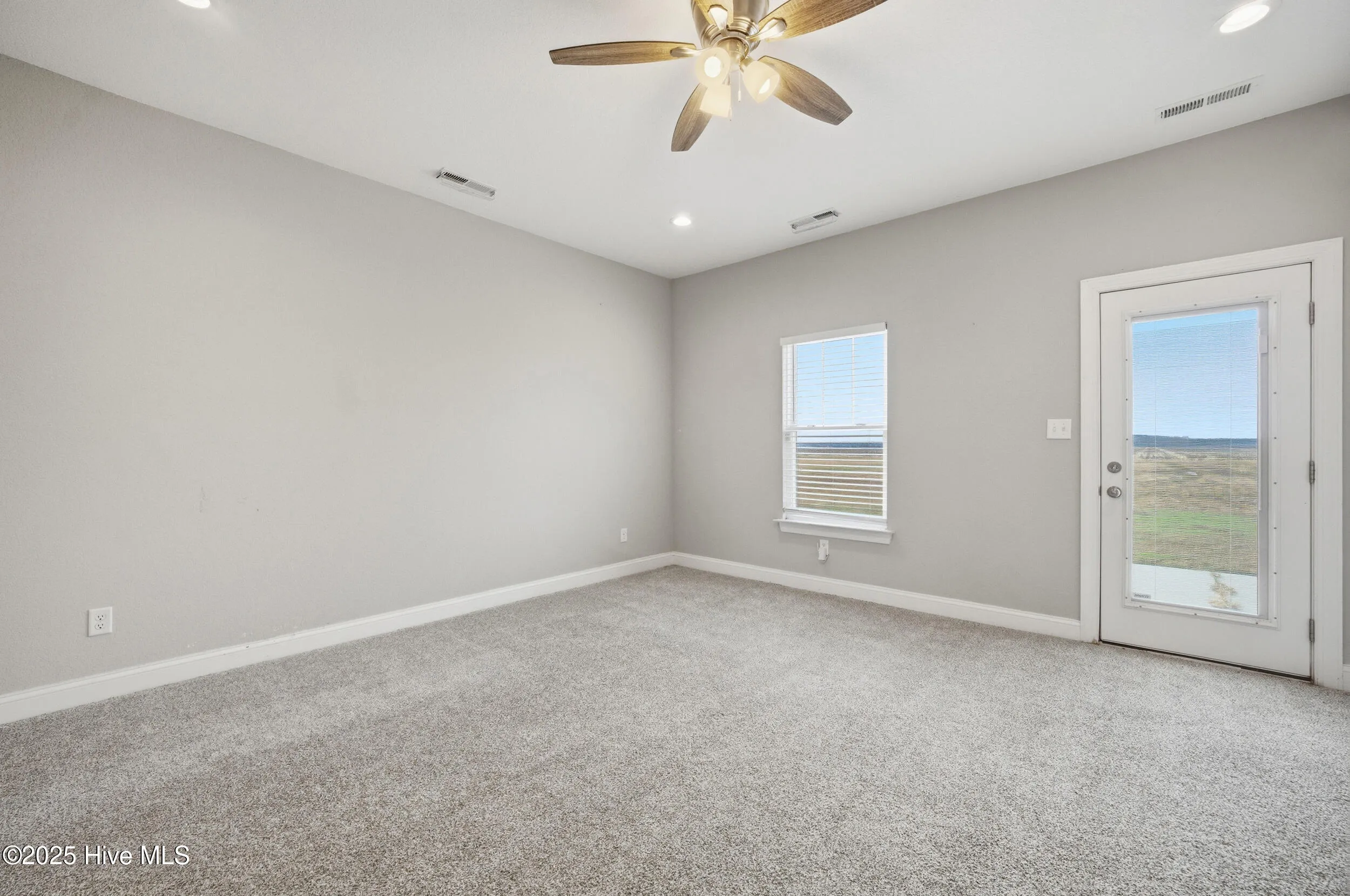 Shawboro, North Carolina 27973, United States, 5 Bedrooms Bedrooms, ,4 BathroomsBathrooms,Residential,Active,254007