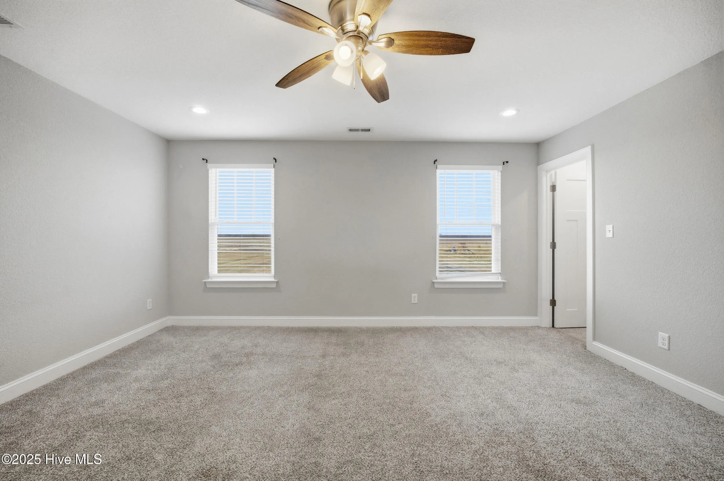 Shawboro, North Carolina 27973, United States, 5 Bedrooms Bedrooms, ,4 BathroomsBathrooms,Residential,Active,254007