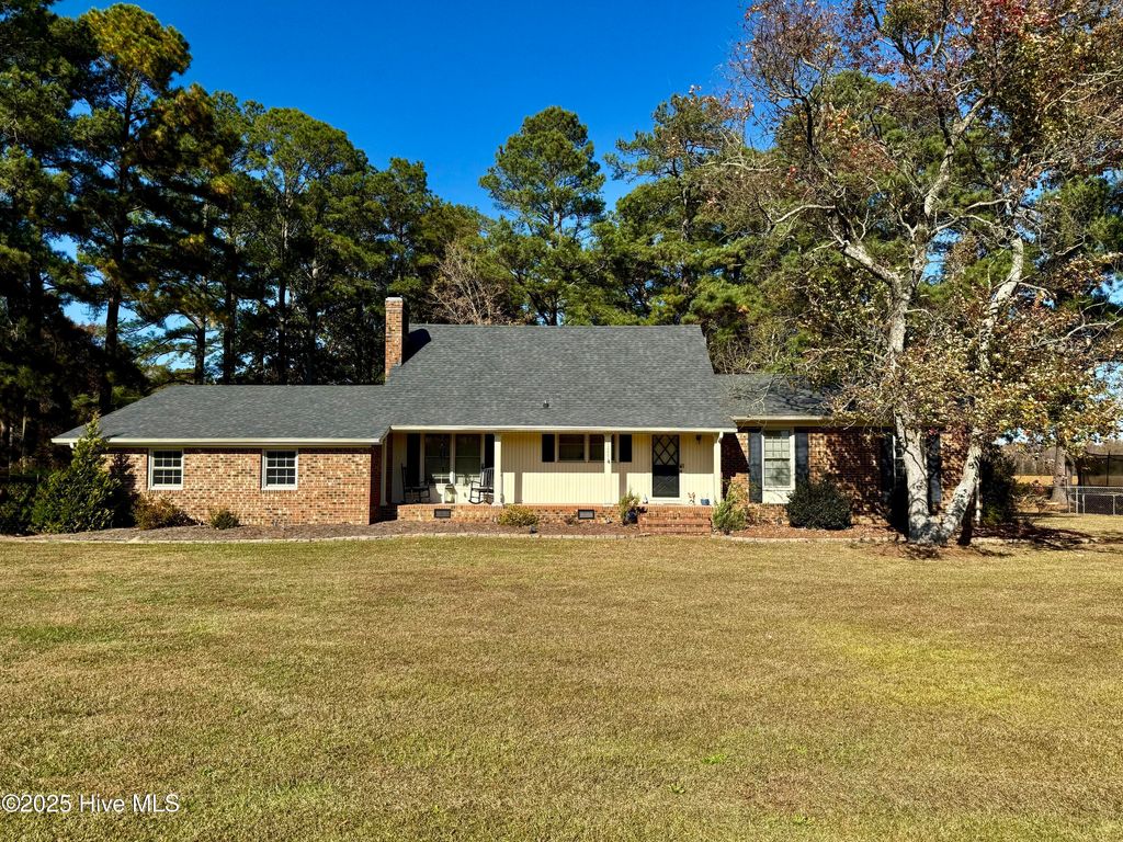 Photo of 1247 Scenic Drive, Williamston, NC 27892 (MLS # 100541012)