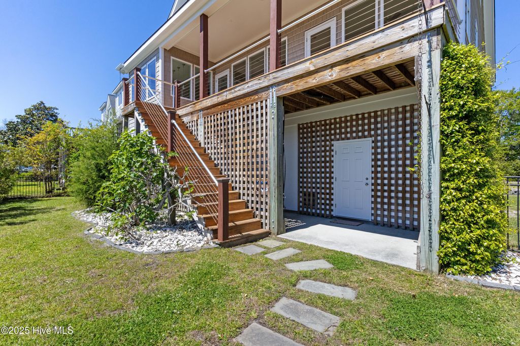 Photo of 131 Sound View Drive N, Hampstead, NC 28443 (MLS # 100487691)
