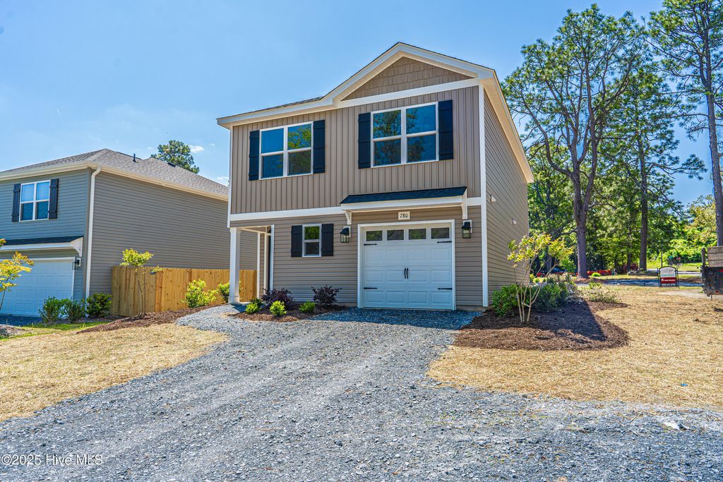 Photo of 780 W Illinois Avenue, Southern Pines, NC 28387 (MLS # 100488716)