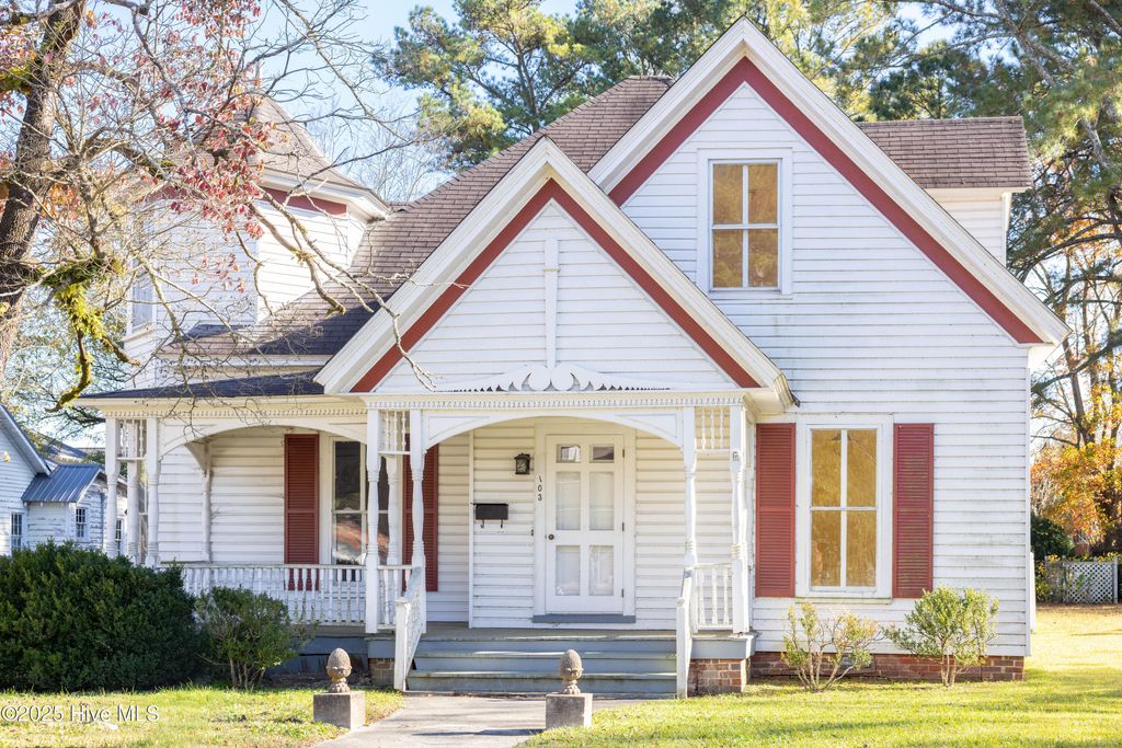 Photo of 103 E Pitt Street, Windsor, NC 27983 (MLS # 100542800)