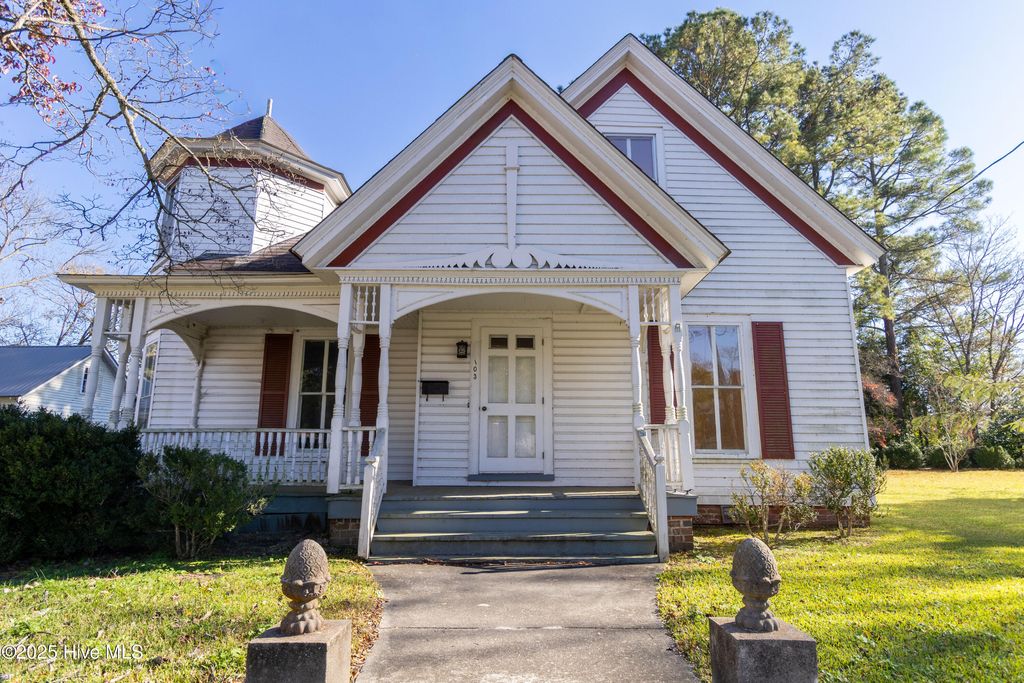 Photo of 103 E Pitt Street, Windsor, NC 27983 (MLS # 100542800)