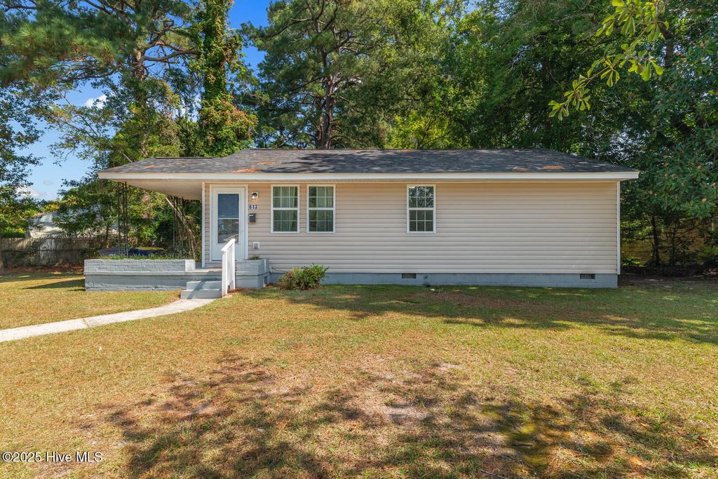 Photo of 613 New River Drive, Jacksonville, NC 28540 (MLS # 100532314)