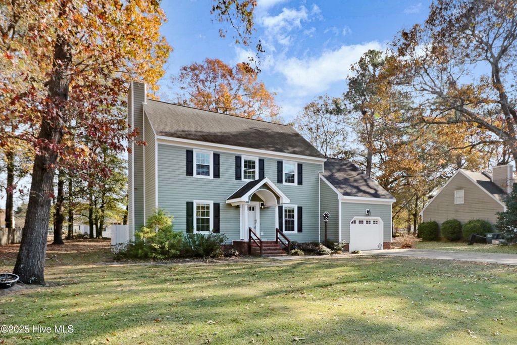 Photo of 504 Gold Leaf Drive, Goldsboro, NC 27534 (MLS # 100535731)