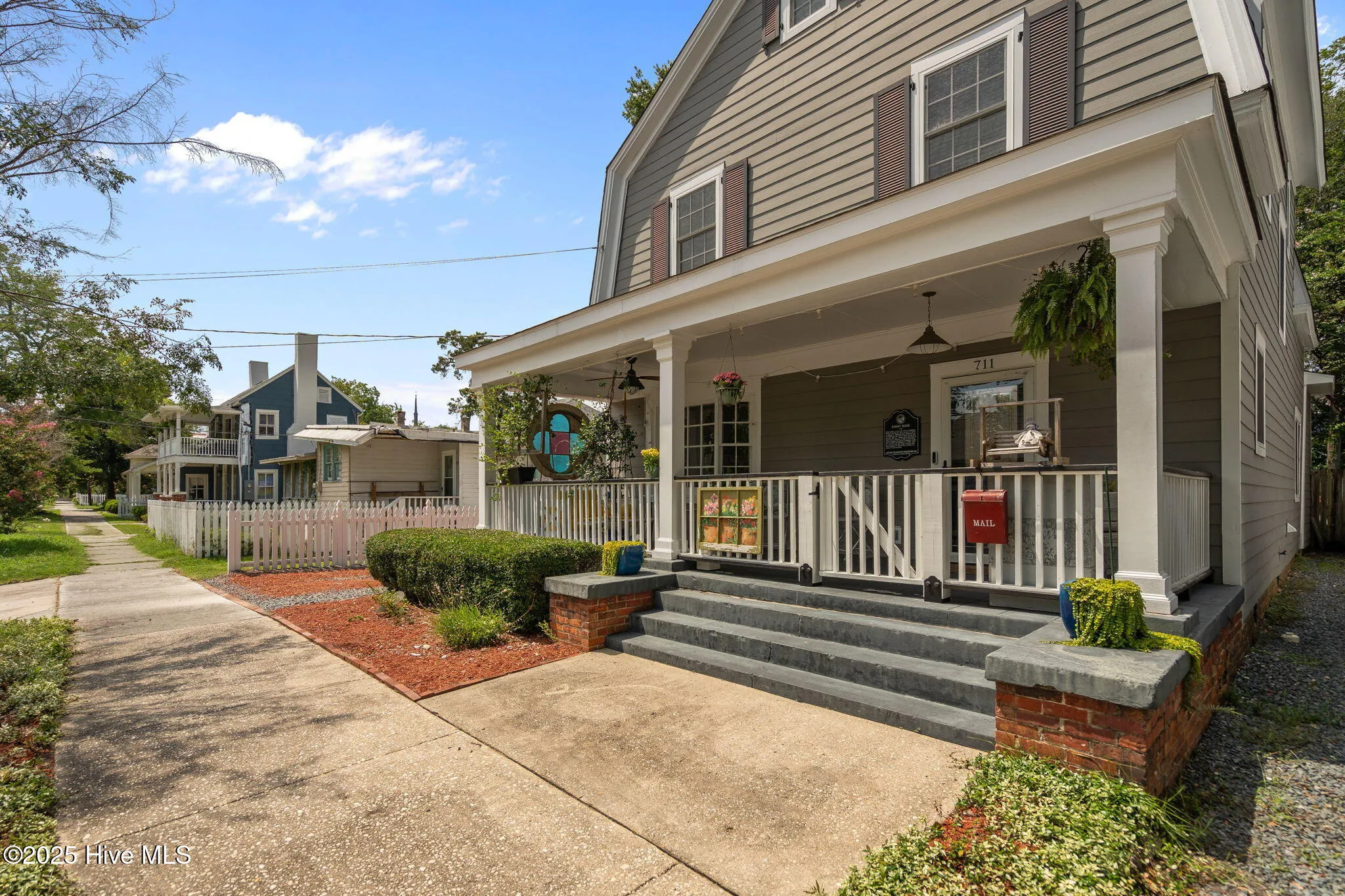 Wilmington, North Carolina 28401, United States, 5 Bedrooms Bedrooms, ,3 BathroomsBathrooms,Residential,Pending,117070