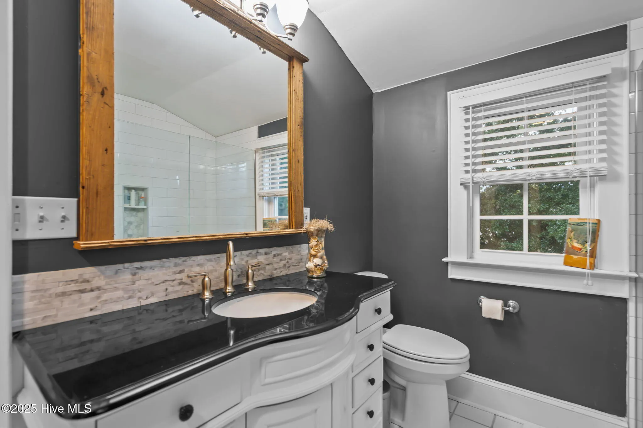 Wilmington, North Carolina 28401, United States, 5 Bedrooms Bedrooms, ,3 BathroomsBathrooms,Residential,Pending,117070