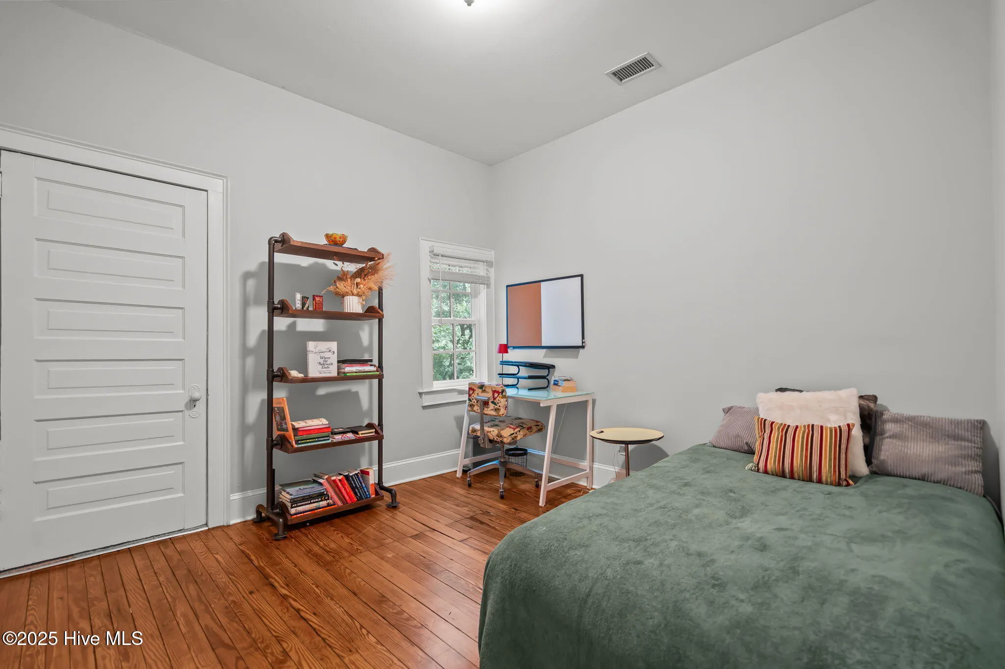 Wilmington, North Carolina 28401, United States, 5 Bedrooms Bedrooms, ,3 BathroomsBathrooms,Residential,Pending,117070