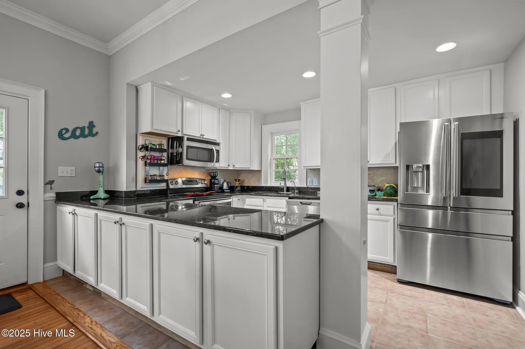 Wilmington, North Carolina 28401, United States, 5 Bedrooms Bedrooms, ,3 BathroomsBathrooms,Residential,Pending,117070