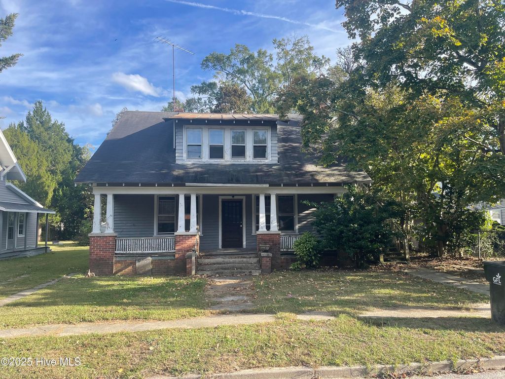 Photo of 517 Warren Street, Williamston, NC 27892 (MLS # 100536896)
