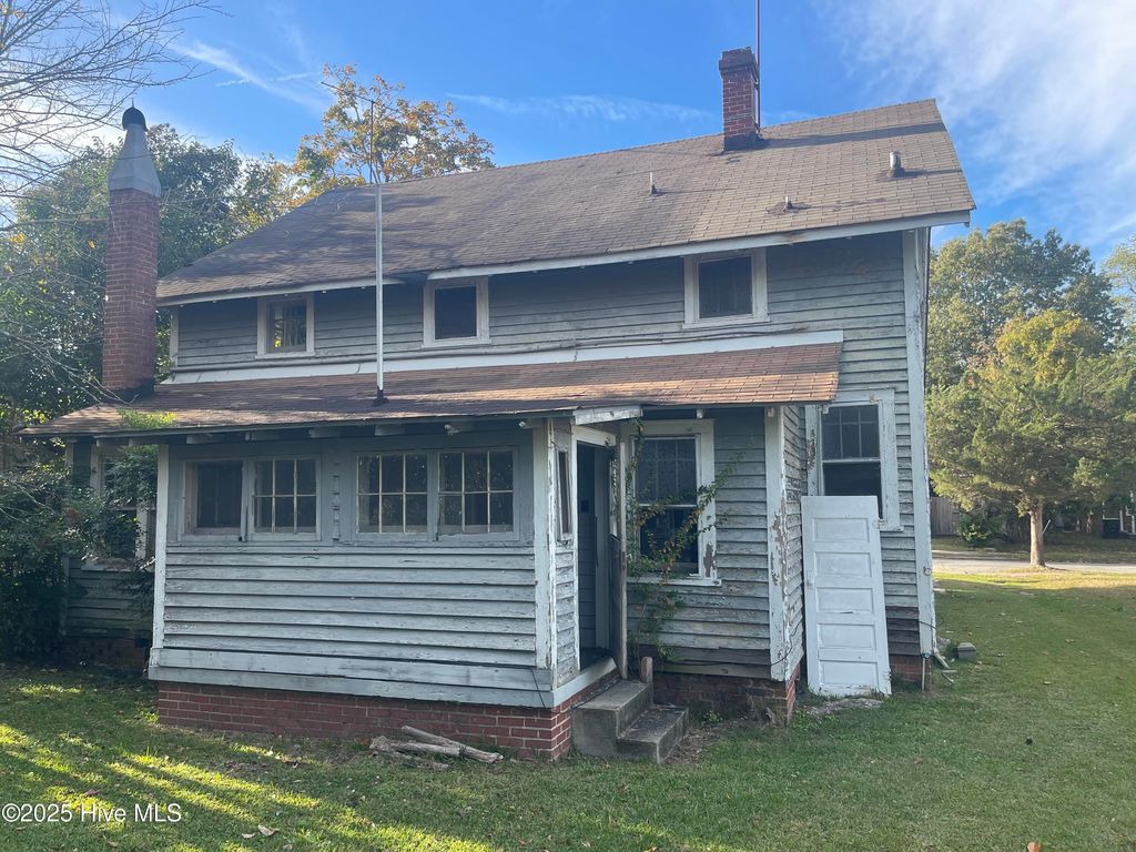 Photo of 517 Warren Street, Williamston, NC 27892 (MLS # 100536896)