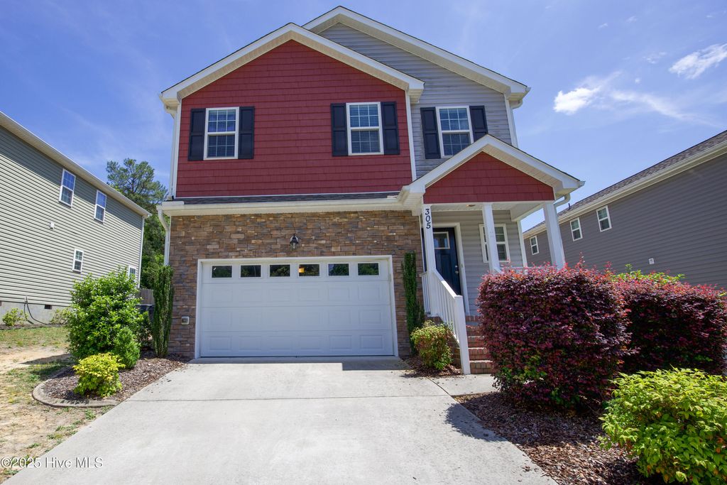 Photo of 305 N Saylor Street, Southern Pines, NC 28387 (MLS # 100516429)