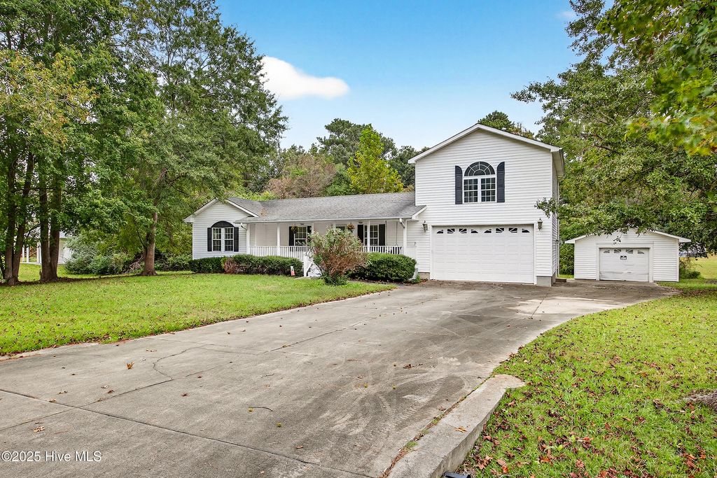 Photo of 135 Linda Drive, Jacksonville, NC 28546 (MLS # 100539095)