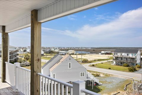 A home in North Topsail Beach