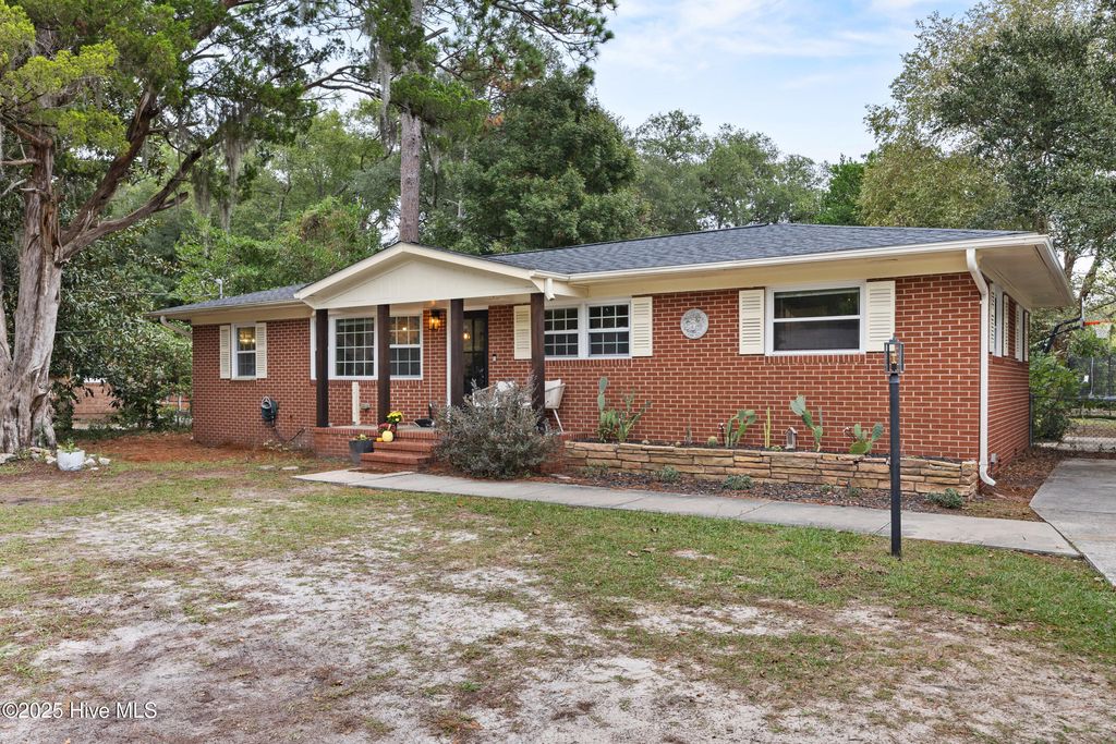 Photo of 339 Pine Valley Drive, Wilmington, NC 28412 (MLS # 100536191)