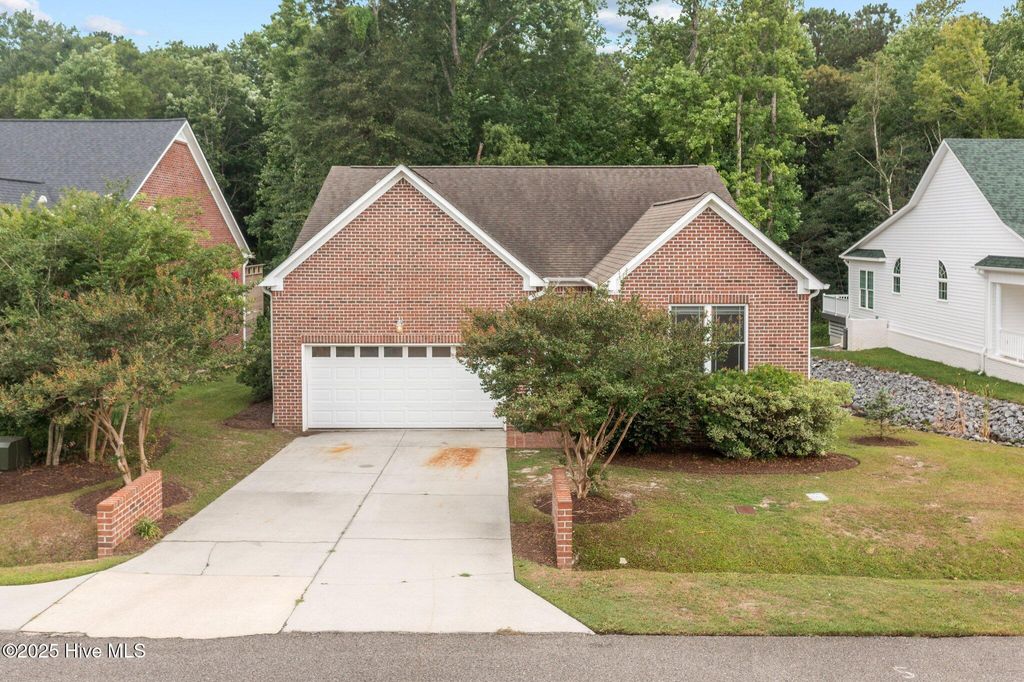 Photo of 113 Windy Point, Sneads Ferry, NC 28460 (MLS # 100536382)