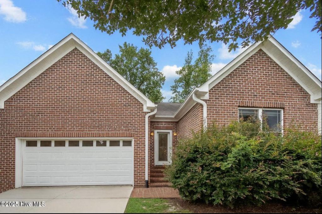 Photo of 113 Windy Point, Sneads Ferry, NC 28460 (MLS # 100536382)