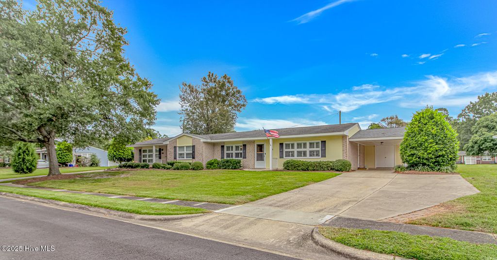 Photo of 724 Sycamore Avenue #724, Myrtle Beach, SC 29577 (MLS # 100530200)