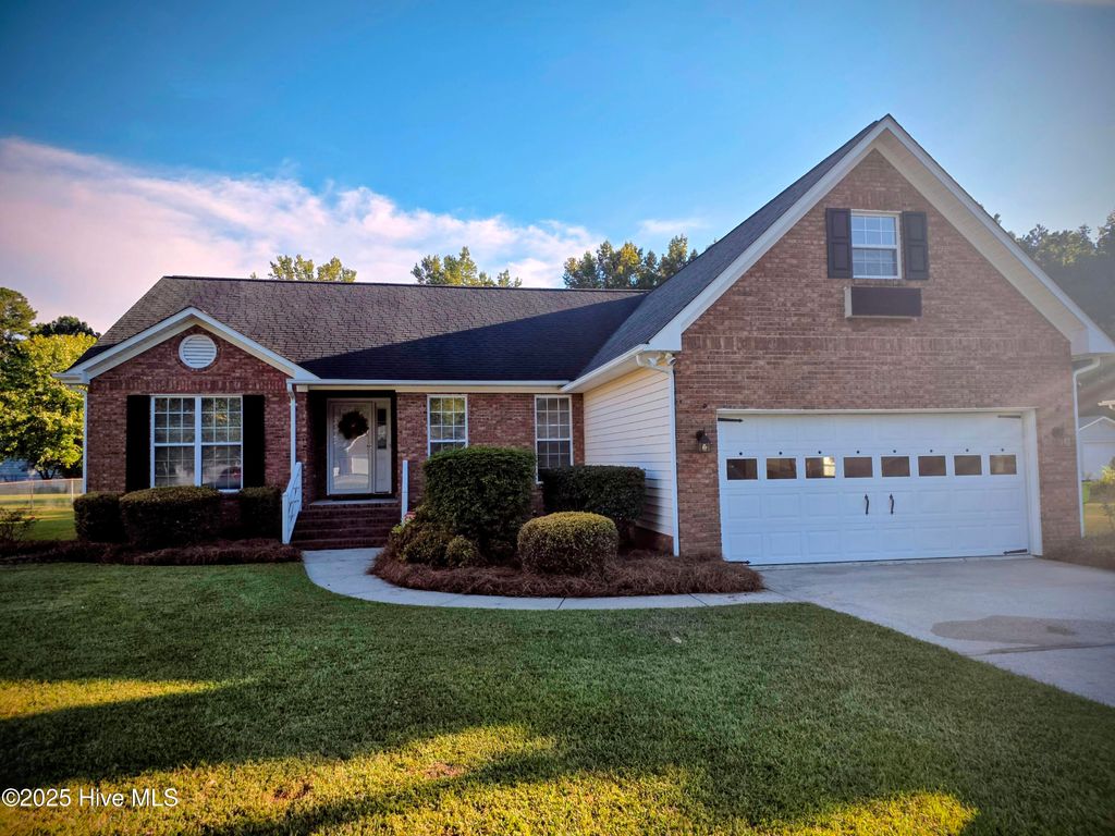 Photo of 311 Forest Oaks Drive, New Bern, NC 28562 (MLS # 100529984)