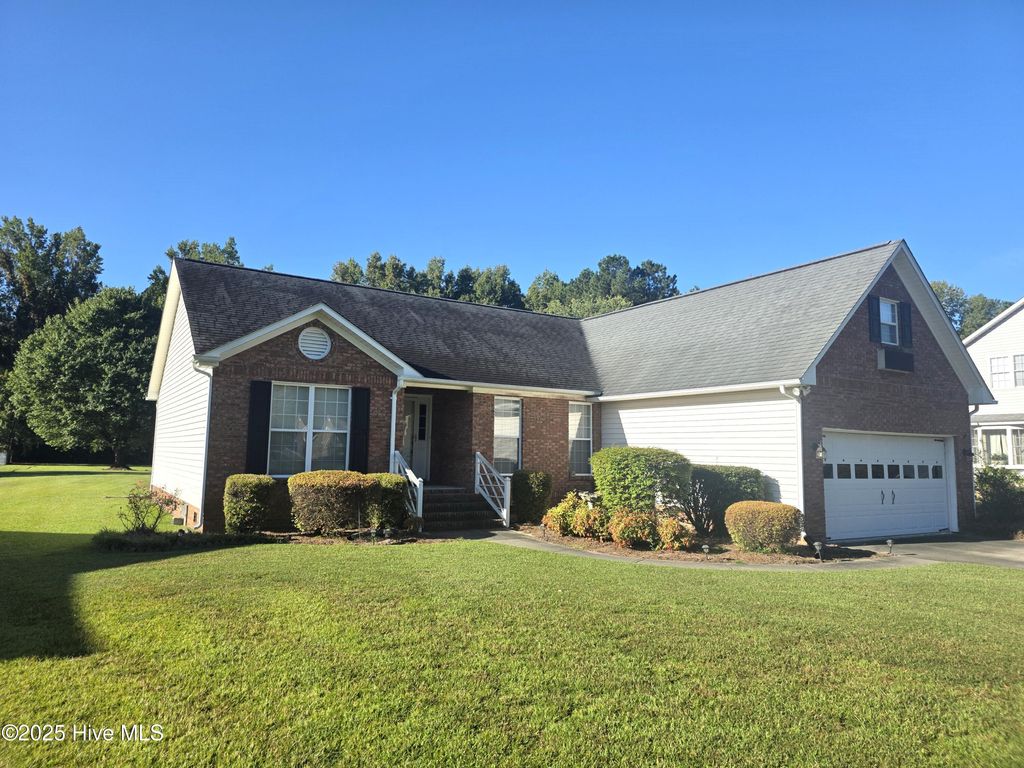 Photo of 311 Forest Oaks Drive, New Bern, NC 28562 (MLS # 100529984)