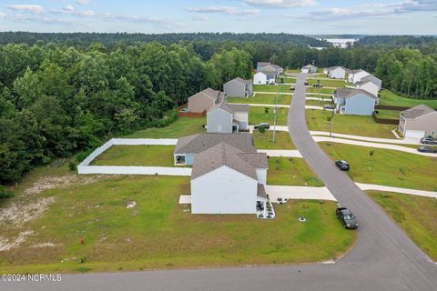 A home in Sneads Ferry