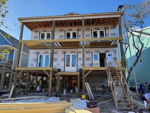 A home in Oak Island