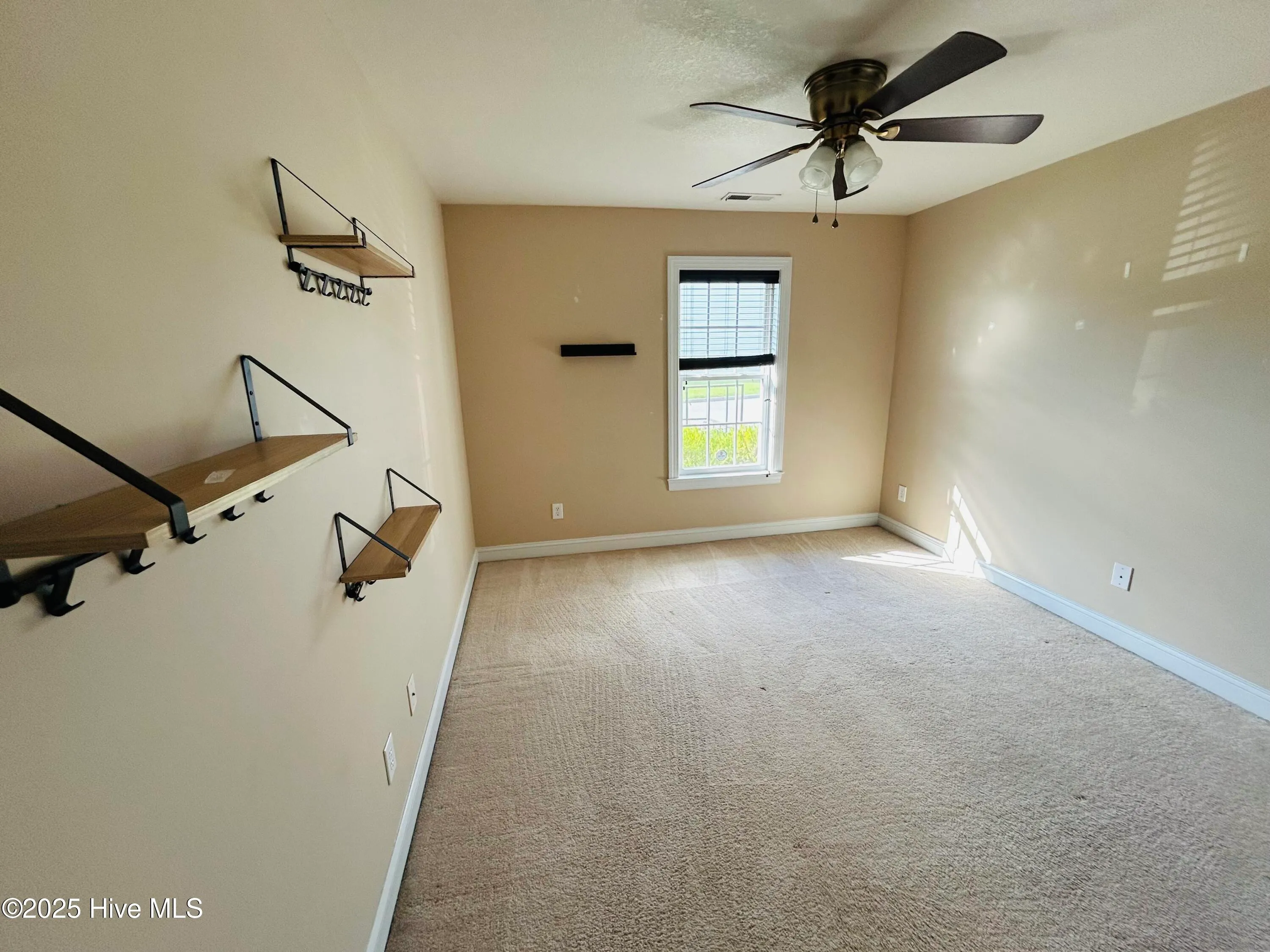 Jacksonville, North Carolina 28546, United States, 3 Bedrooms Bedrooms, ,3 BathroomsBathrooms,Residential,Pending,196667