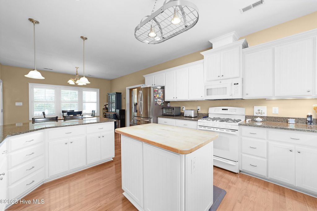 Photo of 216 Easterly Drive, New Bern, NC 28560 (MLS # 100539892)