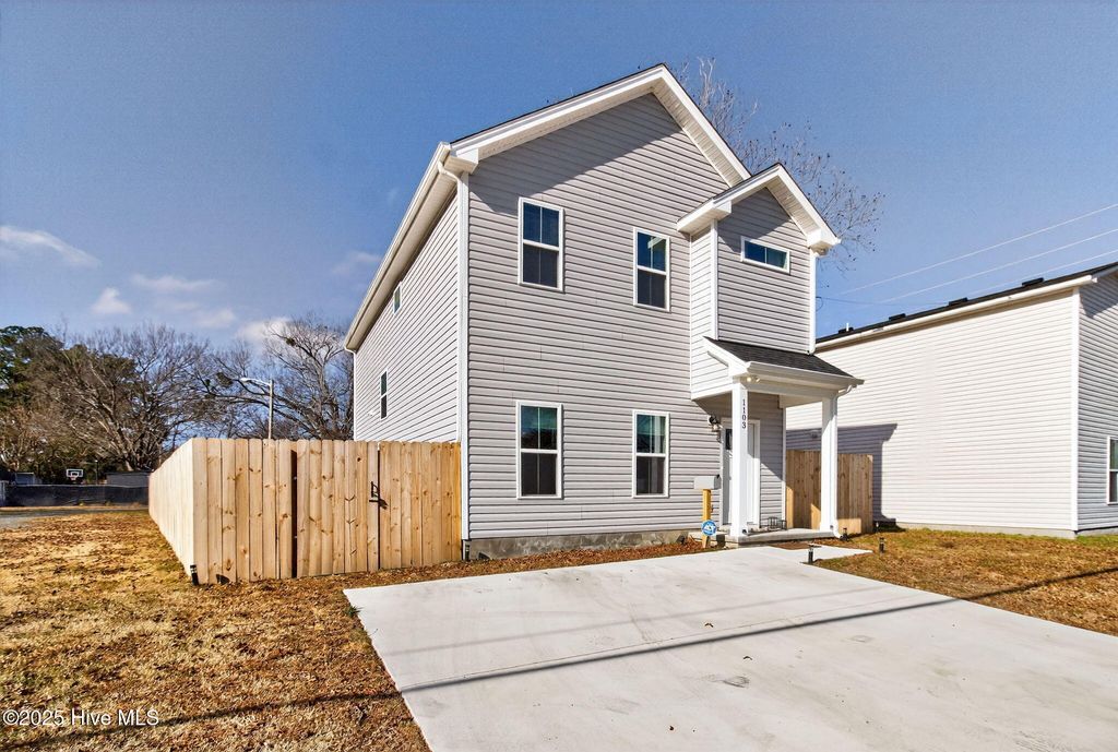 Photo of 1103 Peartree Road, Elizabeth City, NC 27909 (MLS # 100544111)