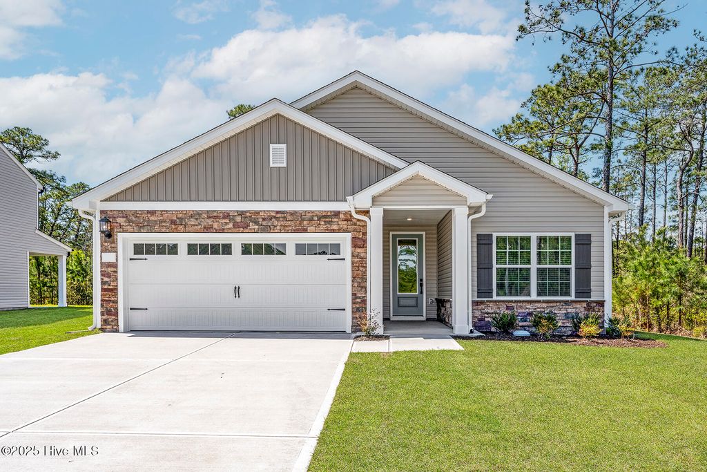 Photo of 103 S Umbrella Palm Dr Drive, Hampstead, NC 28443 (MLS # 100505543)