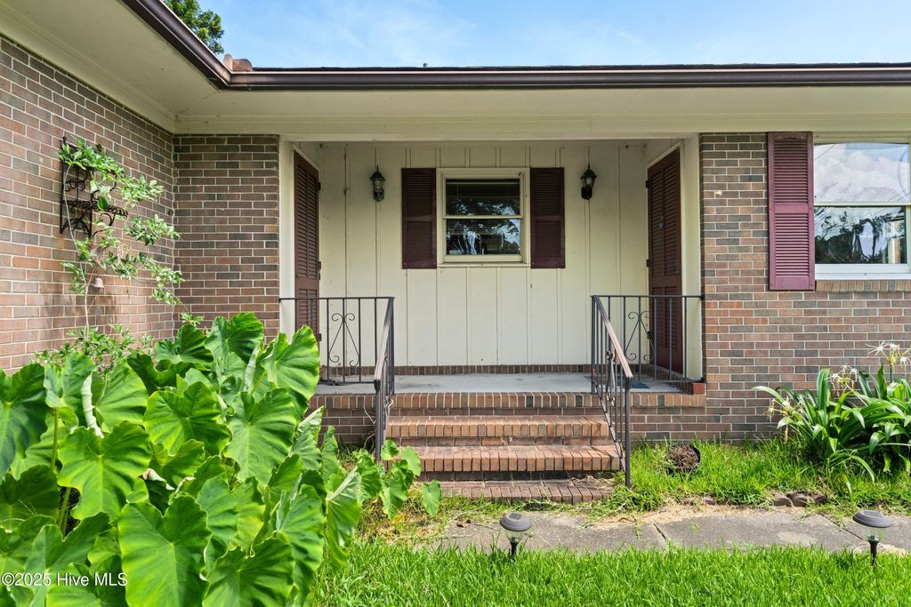 Photo of 112 Whitman Avenue, Castle Hayne, NC 28429 (MLS # 100503702)