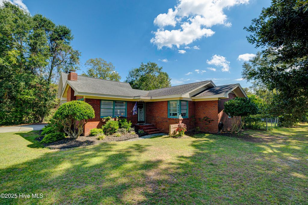 Photo of 2402 Belvedere Drive, Wilmington, NC 28405 (MLS # 100532266)