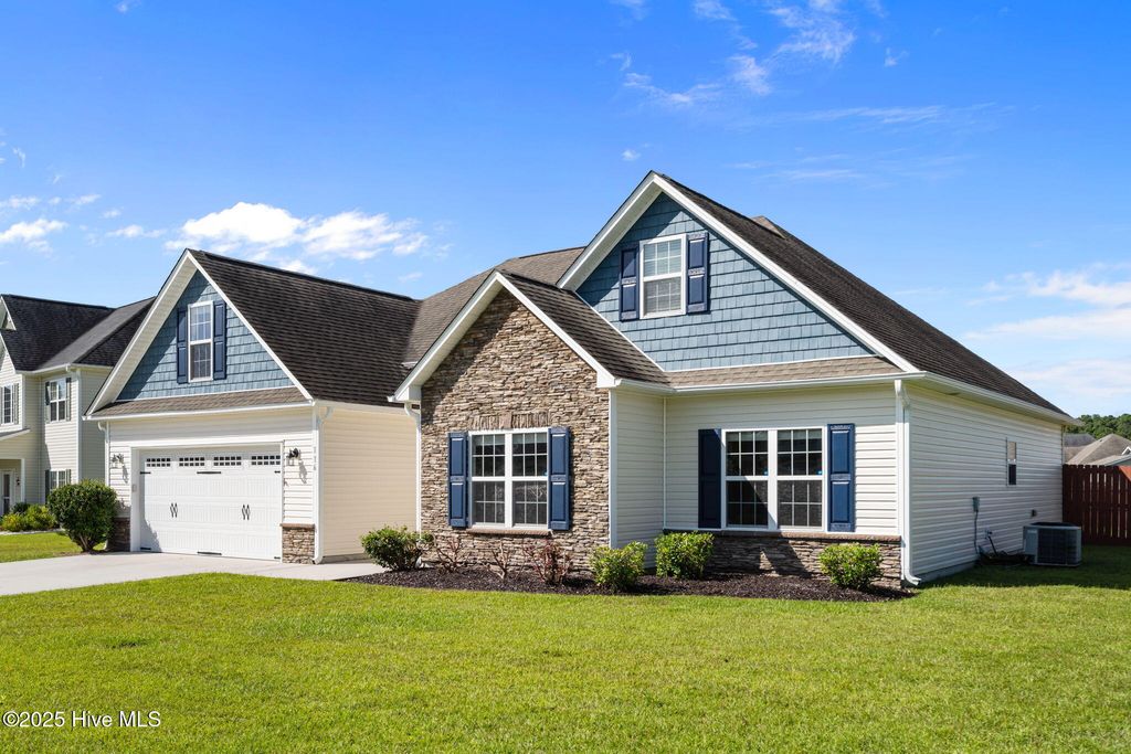 Photo of 116 Regatta Way, Sneads Ferry, NC 28460 (MLS # 100528774)