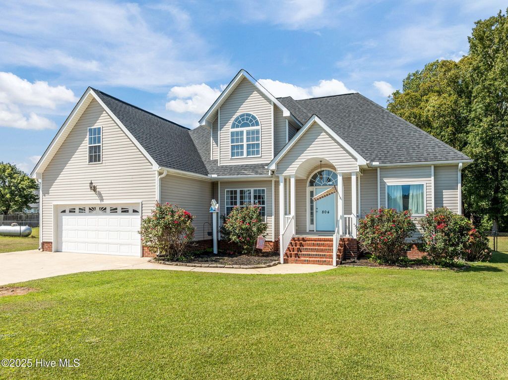 Photo of 804 Glen Abbey Drive, Greenville, NC 27858 (MLS # 100533208)