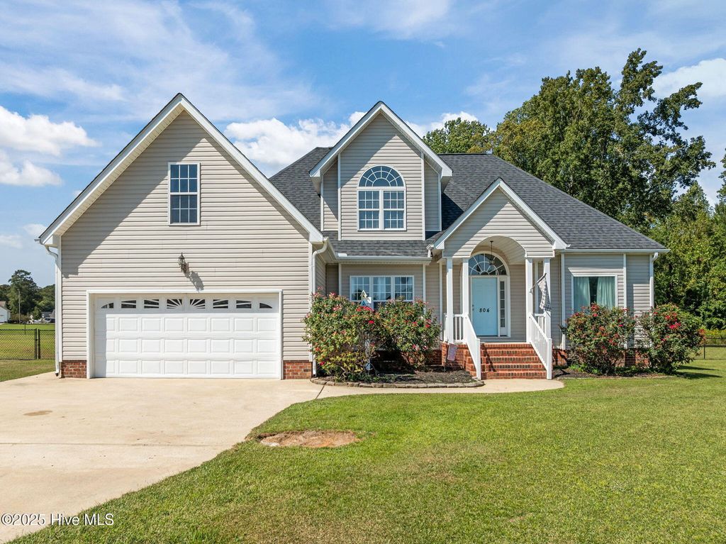 Photo of 804 Glen Abbey Drive, Greenville, NC 27858 (MLS # 100533208)