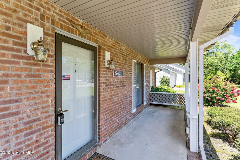 Photo of 5420 Golden Eagle Court, Wilmington, NC 28409 (MLS # 100514247)