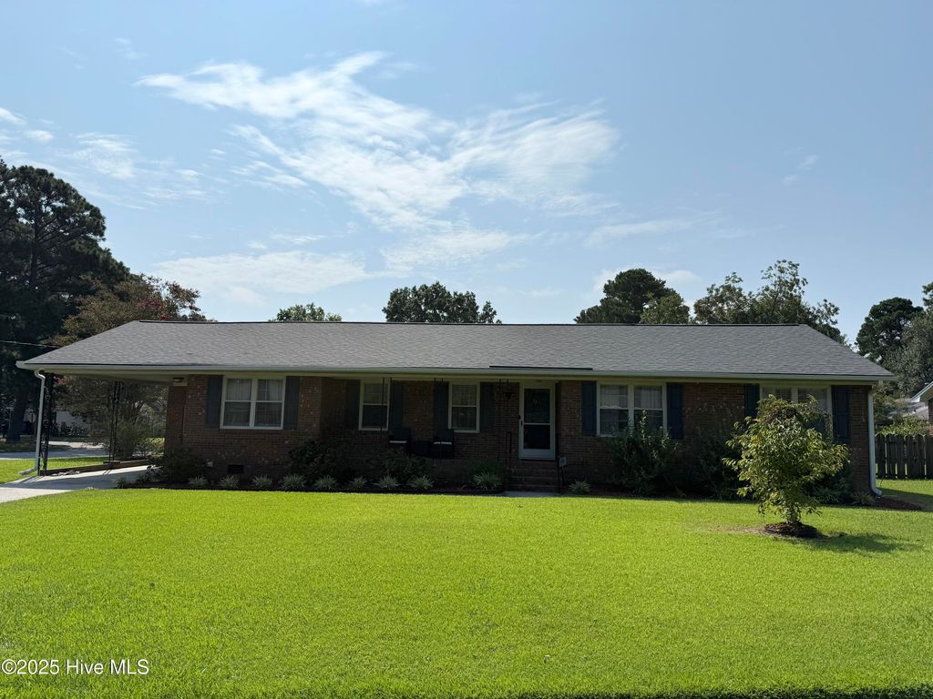 Photo of 102 Templeton Drive, Greenville, NC 27858 (MLS # 100525800)