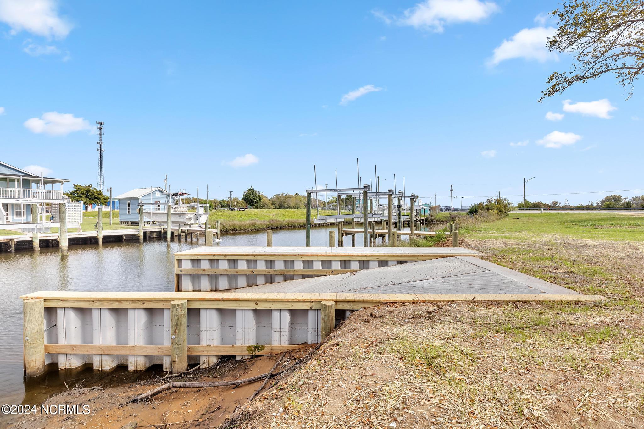 104 Flippers Cove Drive 9