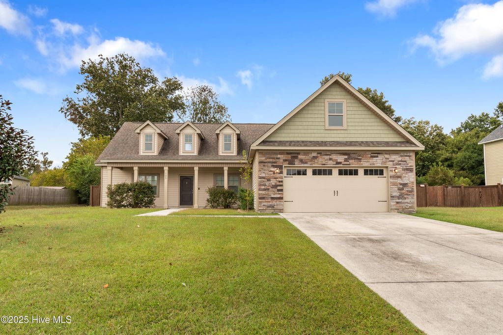 Photo of 105 Penster Court, Richlands, NC 28574 (MLS # 100535882)