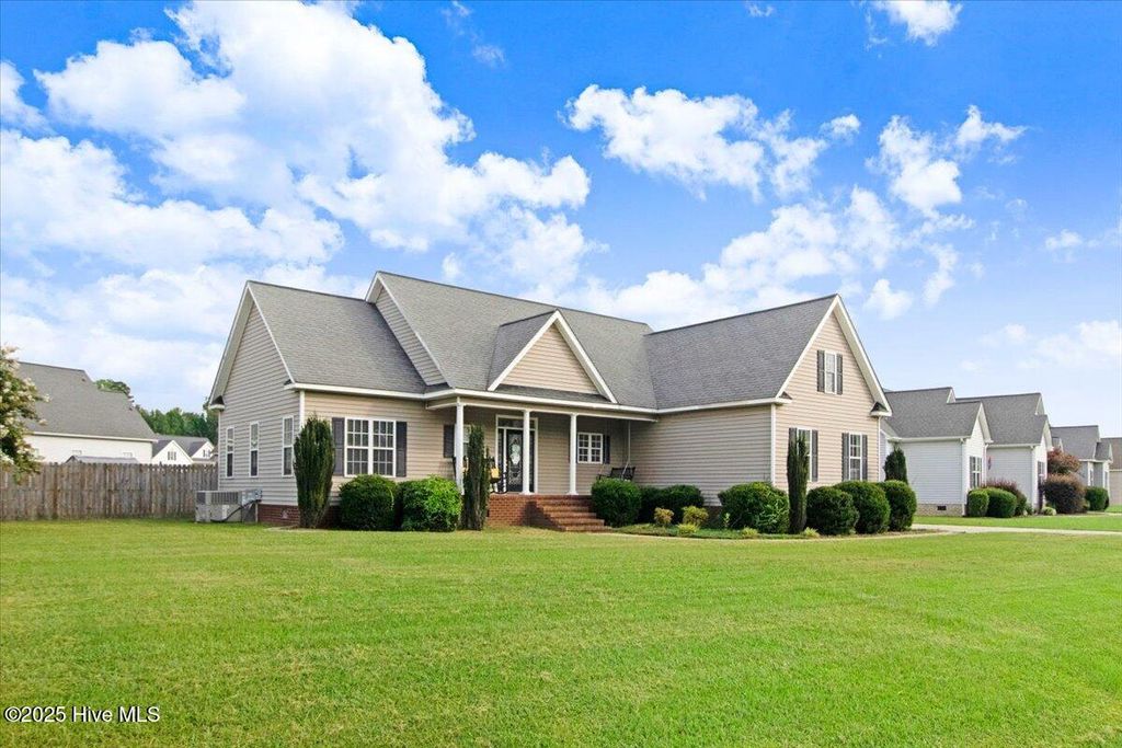 Photo of 203 Clemens Drive, Pikeville, NC 27863 (MLS # 100523357)