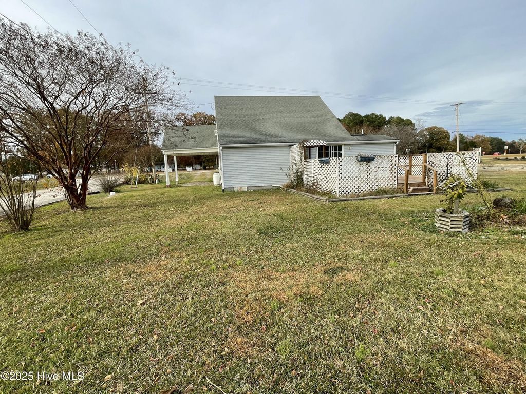 Photo of 1670 Ocean Highway N, Hertford, NC 27944 (MLS # 100542033)