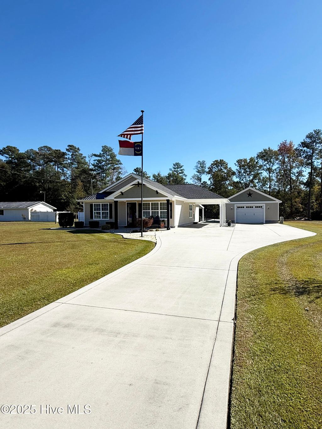 Photo of 103 Glenwood Drive, Elizabethtown, NC 28337 (MLS # 100539086)