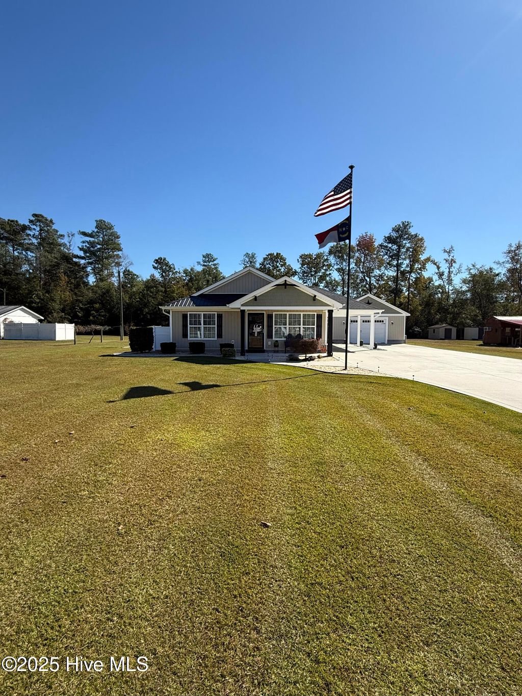 Photo of 103 Glenwood Drive, Elizabethtown, NC 28337 (MLS # 100539086)