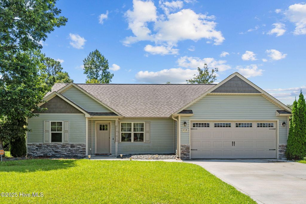 Photo of 434 Mccall Drive, Jacksonville, NC 28540 (MLS # 100524449)