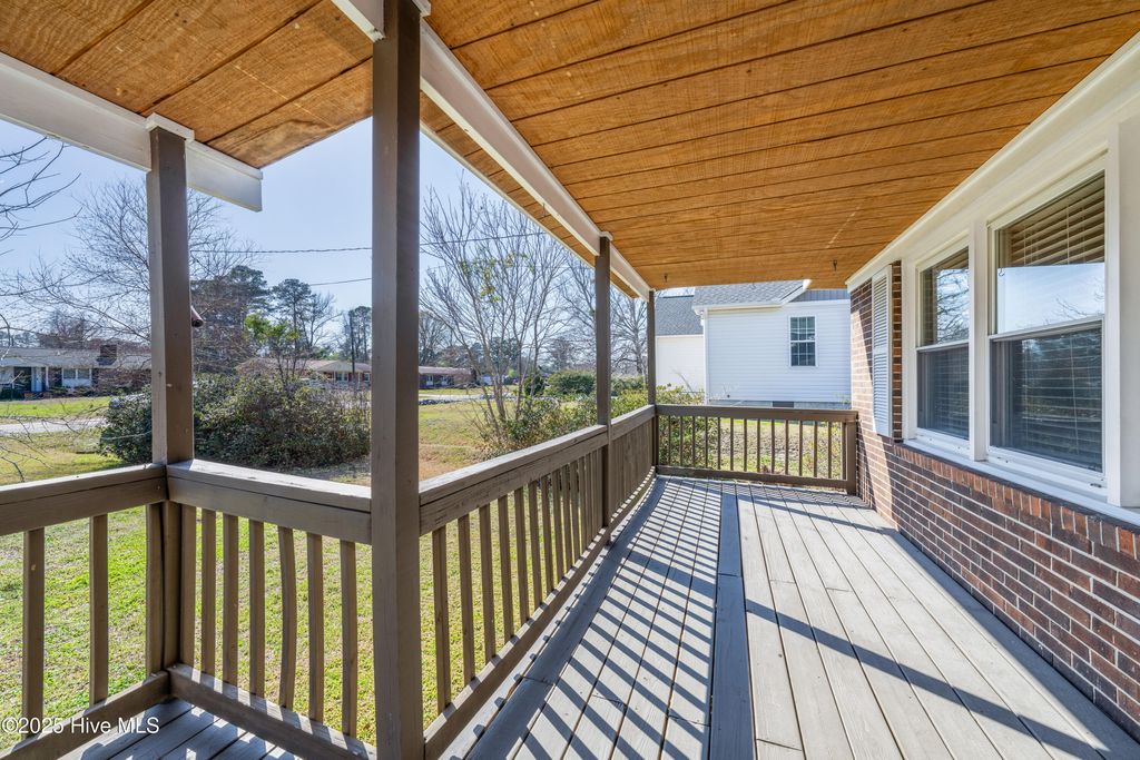 Photo of 233 Heritage Park Drive, Wilmington, NC 28401 (MLS # 100498123)