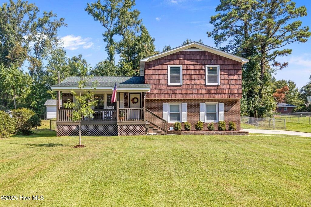 Photo of 233 Heritage Park Drive, Wilmington, NC 28401 (MLS # 100498123)