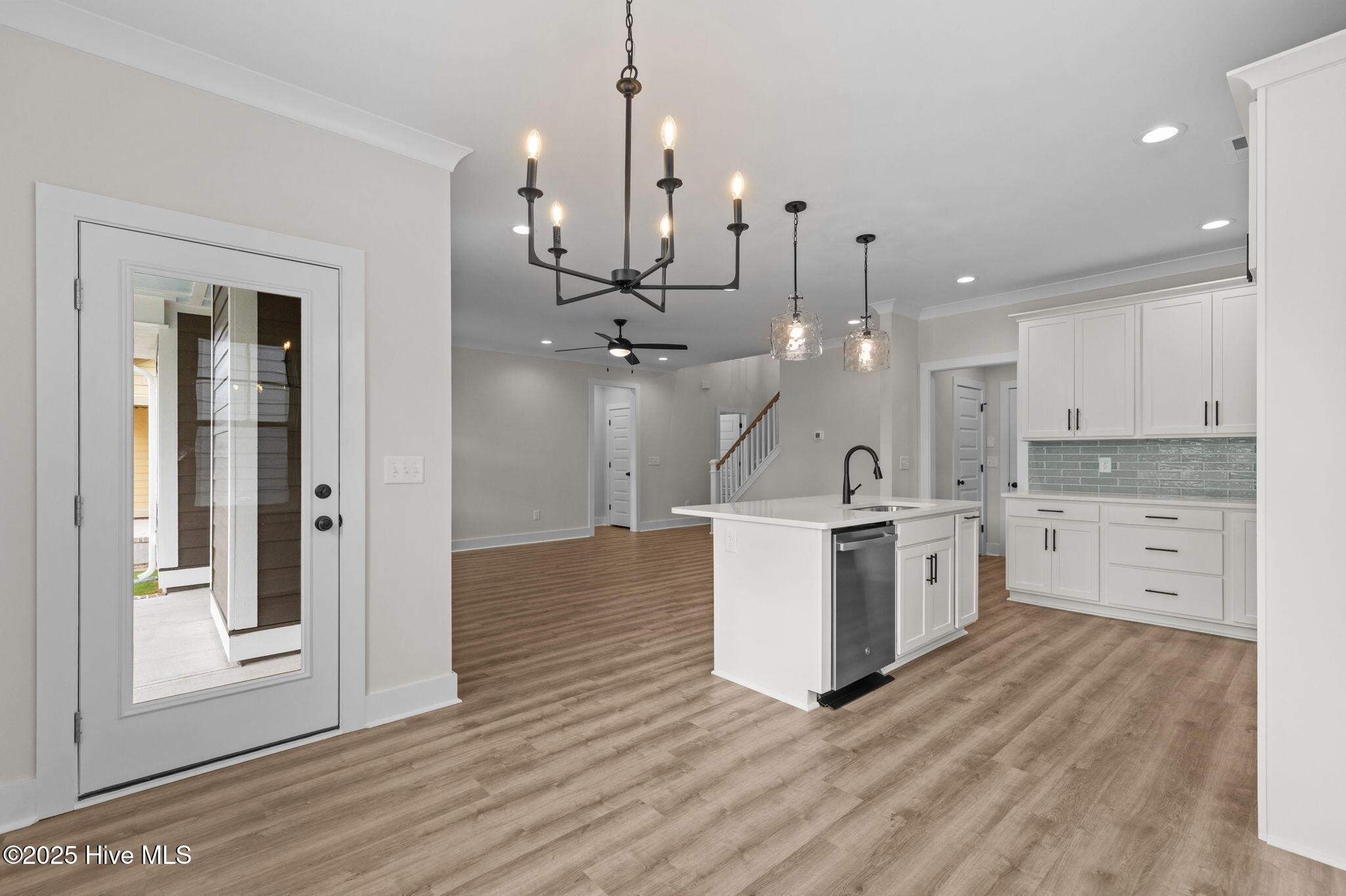 120 Pine View Boulevard