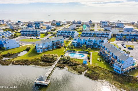 A home in North Topsail Beach