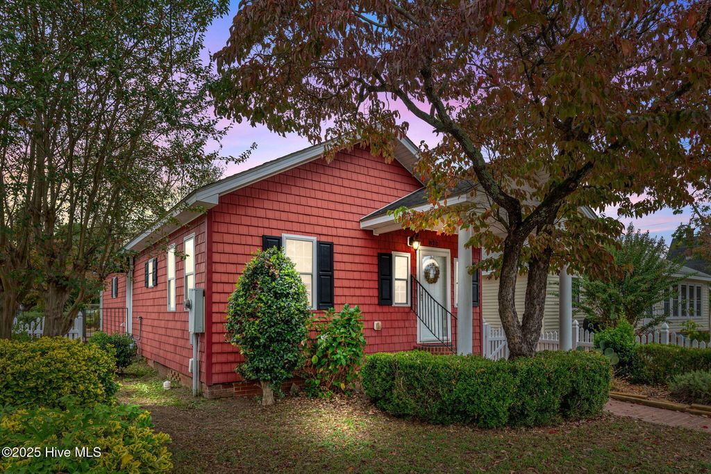 Photo of 820 Park Drive, Washington, NC 27889 (MLS # 100536746)