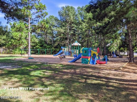 Single Family Residence in West End NC 100 Lighterknot Lane 16.jpg